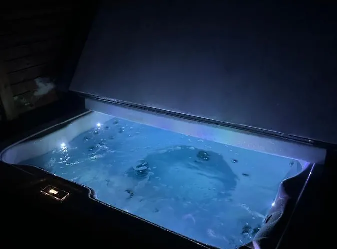 Aurora Sky Willa Levi